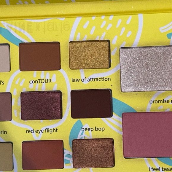 Tarte x Adelaine Morin Eye & Cheek Palette - Picture 7 of 7